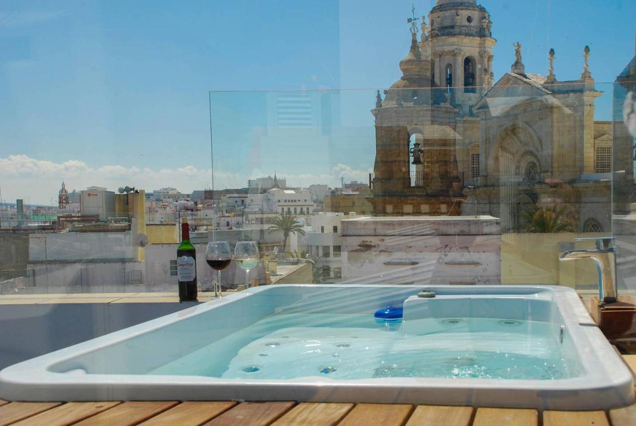 ***** Attic With Impressive Views And Jacuzzi Apartment กาดิซ ภายนอก รูปภาพ