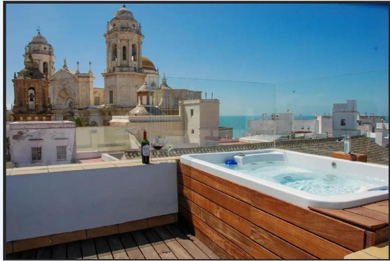 ***** Attic With Impressive Views And Jacuzzi Apartment กาดิซ ภายนอก รูปภาพ