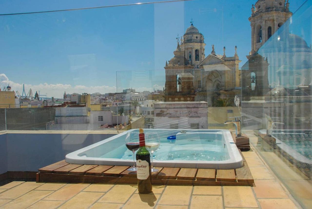 ***** Attic With Impressive Views And Jacuzzi Apartment กาดิซ ภายนอก รูปภาพ